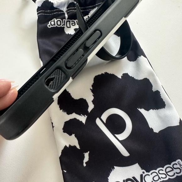 Loopy Case Cow Print - Picture 4 of 7